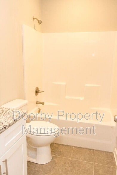 Building Photo - 206 S Aster Ave