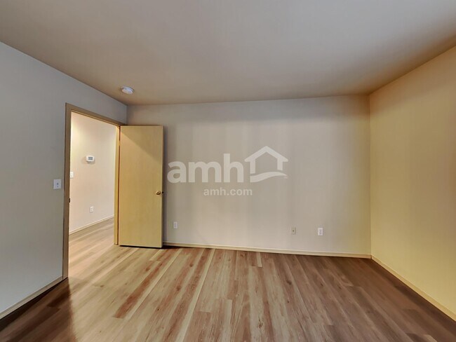 Building Photo - 20507 193rd Avenue Ct E