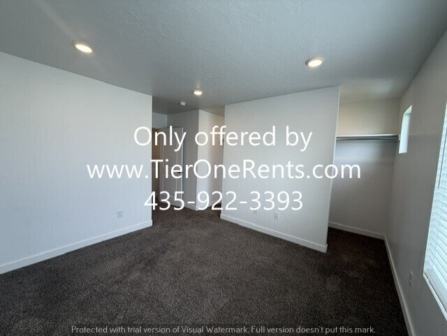 Building Photo - NO DEPOSIT option available for qualified renters