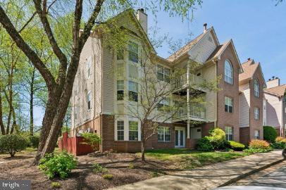 Building Photo - 9720 Lake Point Ct