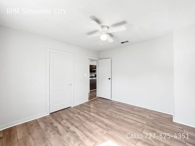 Building Photo - 710 S 50th St