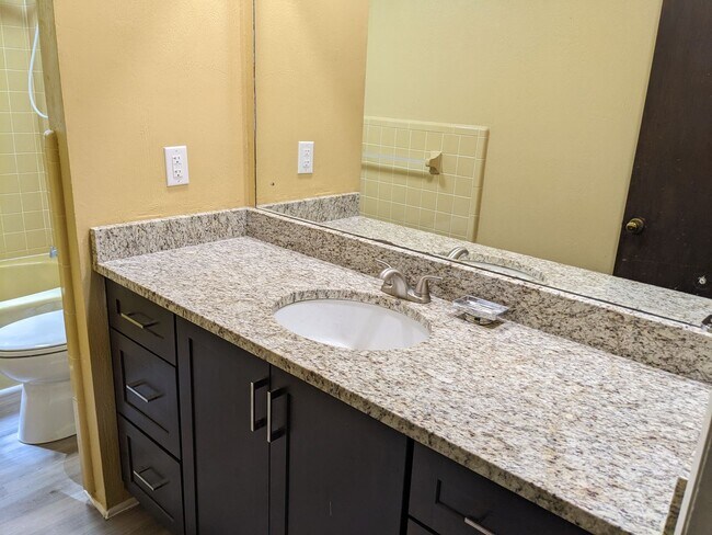 Building Photo - 163 Old Norton Rd