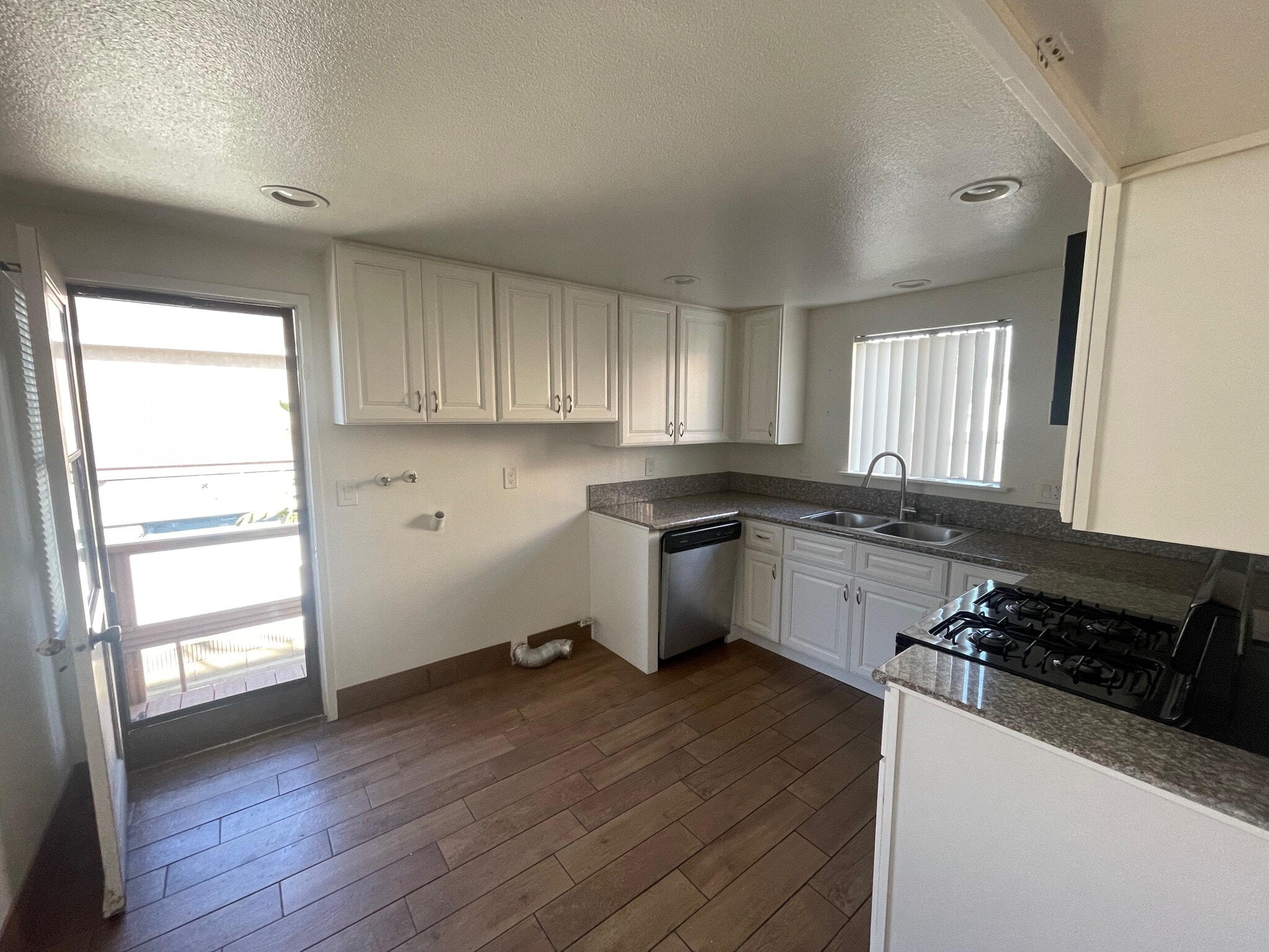 Building Photo - 7741 Newman Ave