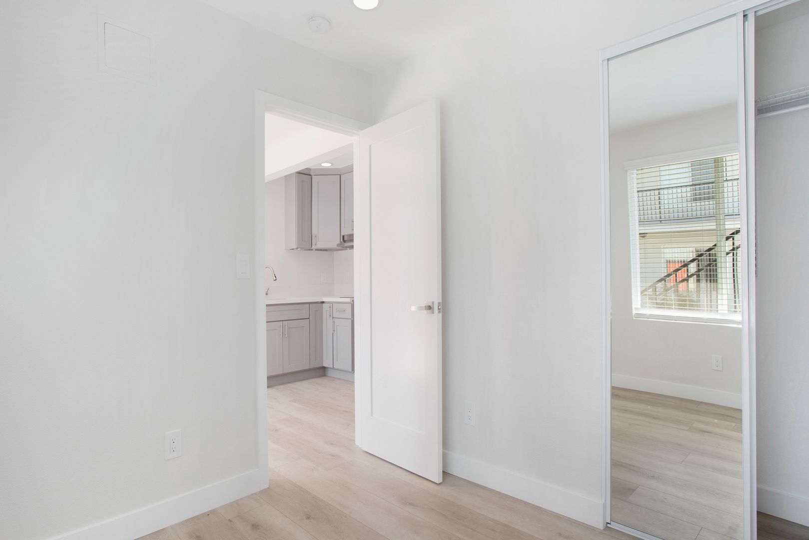 Building Photo - 10442 Lampson Ave