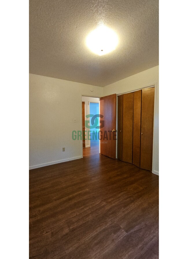 Building Photo - 3509-3511 Dragoo Park Dr.