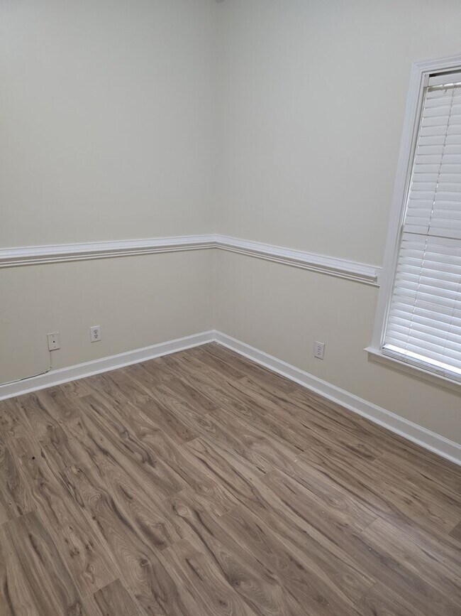 Building Photo - Residential Home Located in Vermillion with 3BR/2.5BA