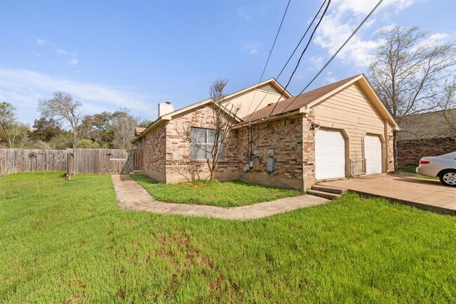 Primary Photo - 6002 Parkwood Dr
