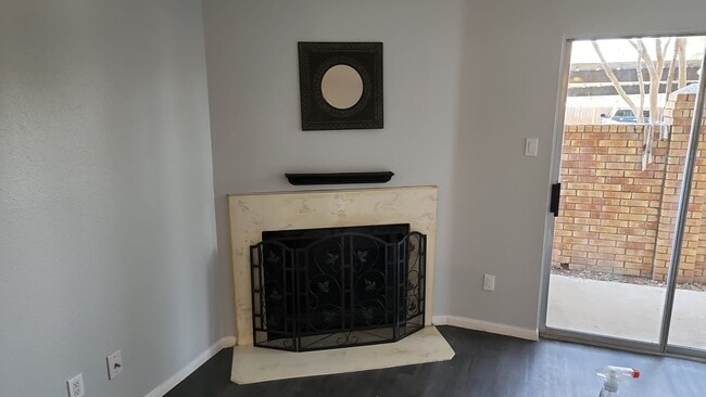 Building Photo - 11201 Lynbrook Dr