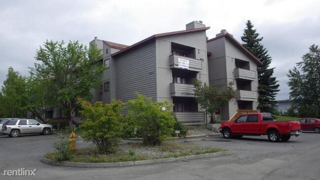 Primary Photo - 1 br, 1 bath Apartment - 4611 Juneau St