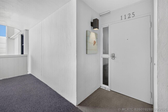 Building Photo - 126 Lakeshore Dr