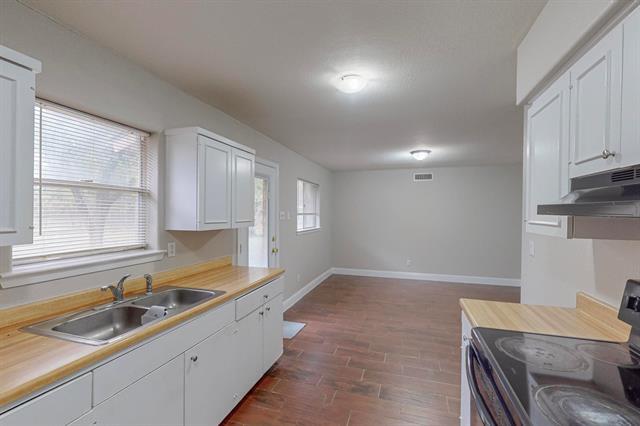 Building Photo - 3842 Commonwealth Dr