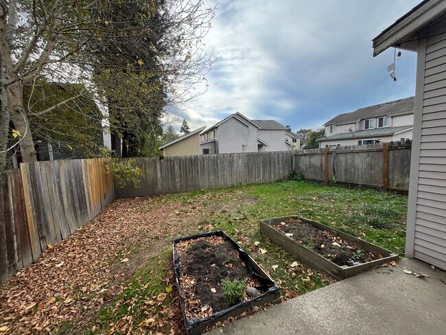 Building Photo - Updated 3 Bedroom Home Near Barkley Village