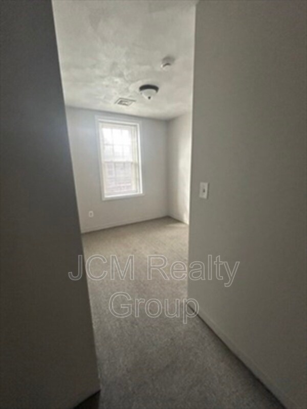 Building Photo - 63 Shawmut St