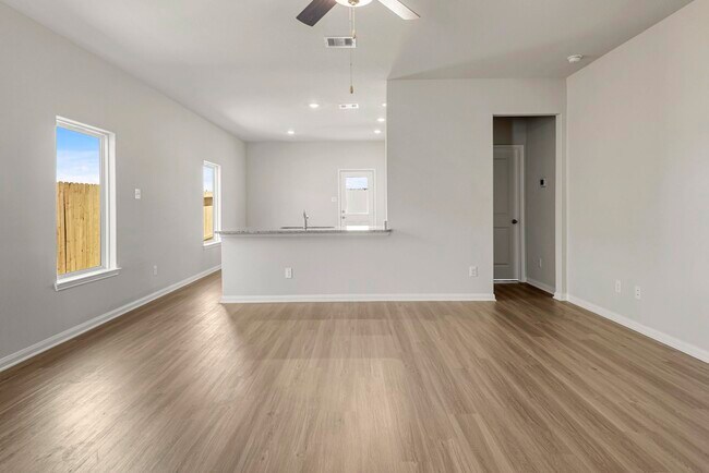 Building Photo - 6429 Winter Elm St