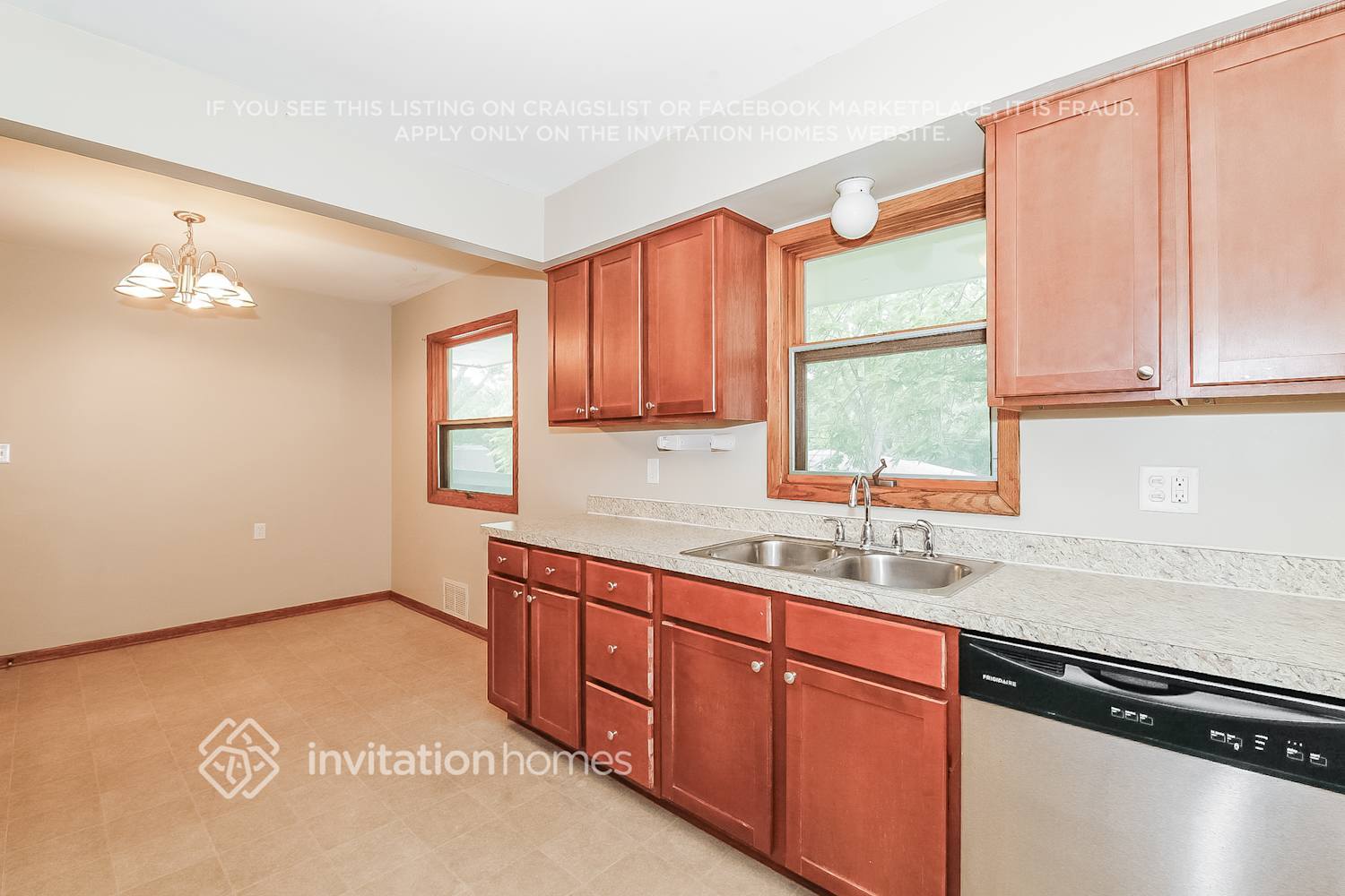 Building Photo - 2743 Farrington St
