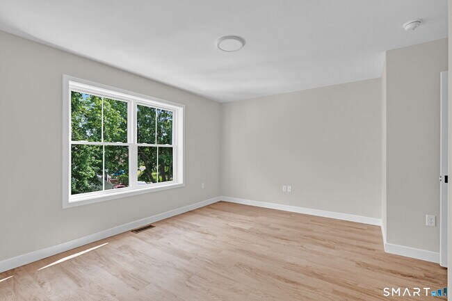 Building Photo - 70 Whiting St