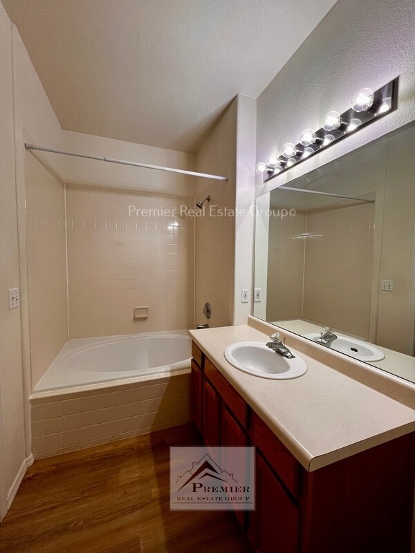 Building Photo - 3645 Strawberry Field Grove