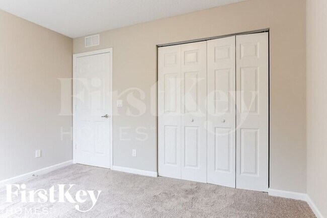 Building Photo - 4502 SW Yamada Dr