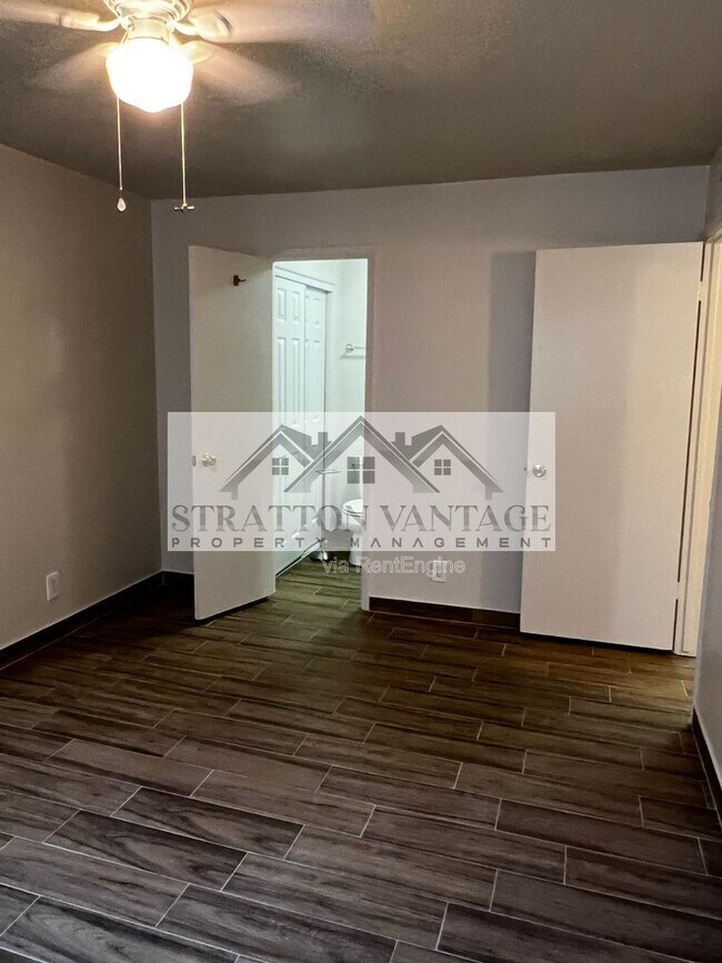 Building Photo - 424 W Brown Rd