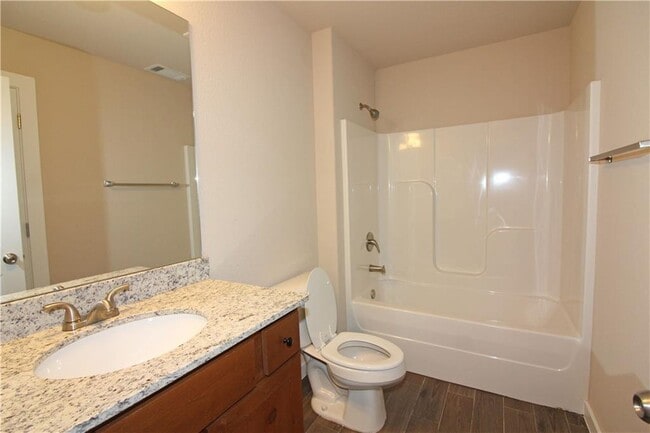 Building Photo - 1511 Purple Finch St