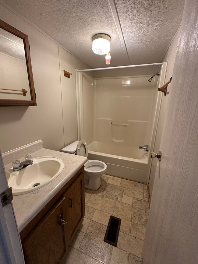 Building Photo - 3 bedrooms, Wagener, $950, 803-537-0185