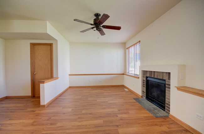 Building Photo - 681 Springwood Dr