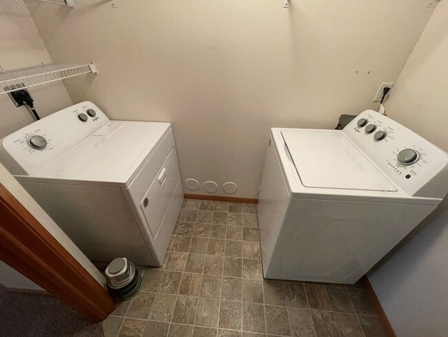 Building Photo - Pet-Friendly 3 Bed Twin Home with Patio & Garage