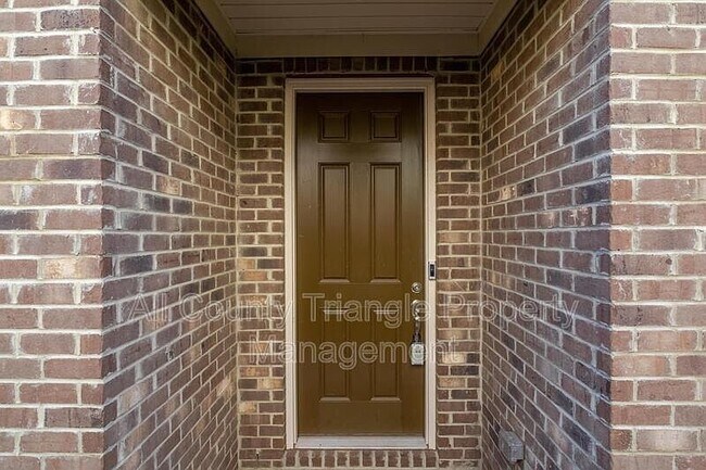 Building Photo - 728 Lampwick Ln