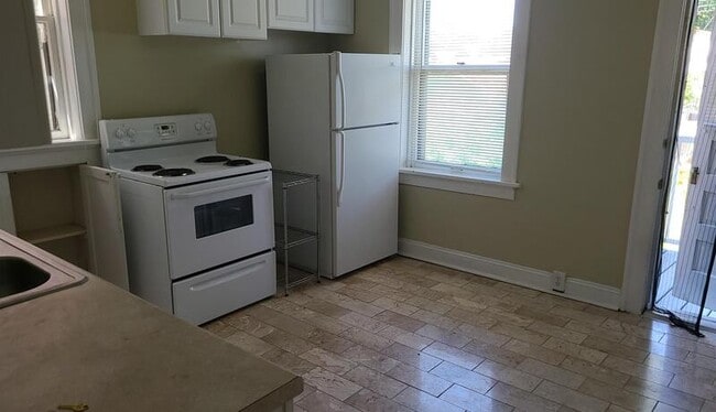 Building Photo - 3945-3947 Utah St