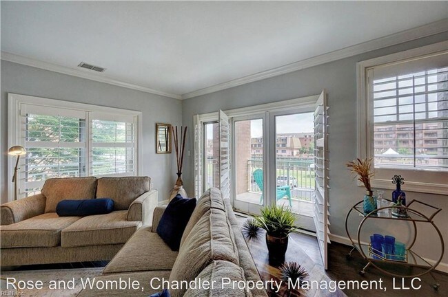 Building Photo - 2 br, 2.5 bath House - 301 Brooke Ave #103