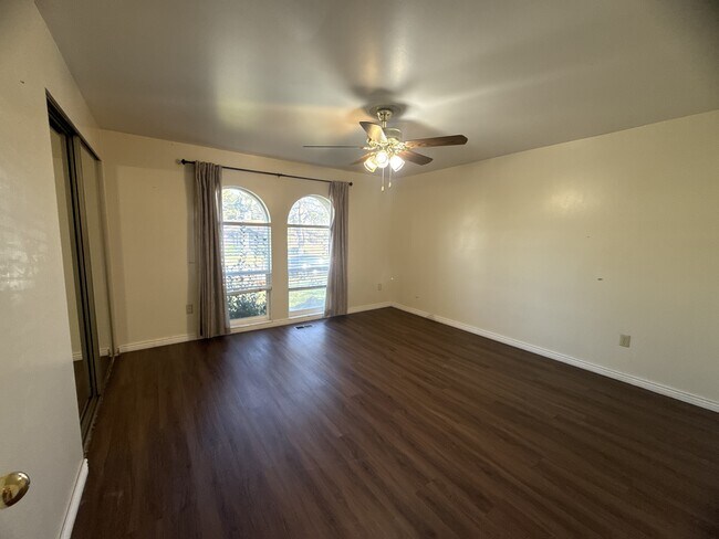 Building Photo - 3085 W 5685 S