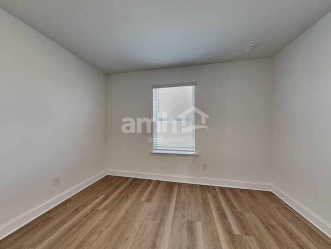 Building Photo - 6034 Rosemore Ln
