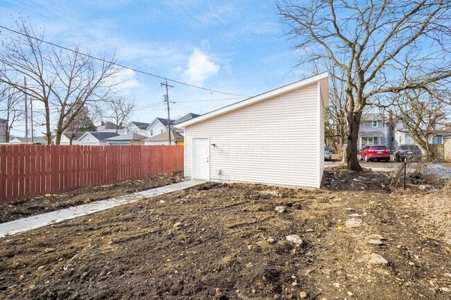 Building Photo - 55 Brehl Ave