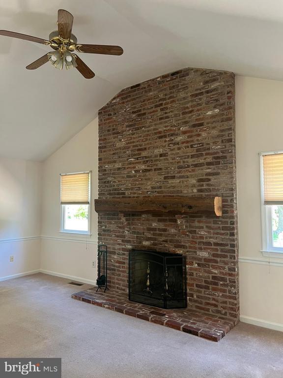 Building Photo - 3576 Windridge Dr
