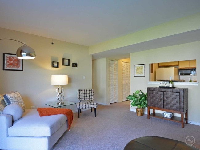 Building Photo - Valley Stream Village Apartments