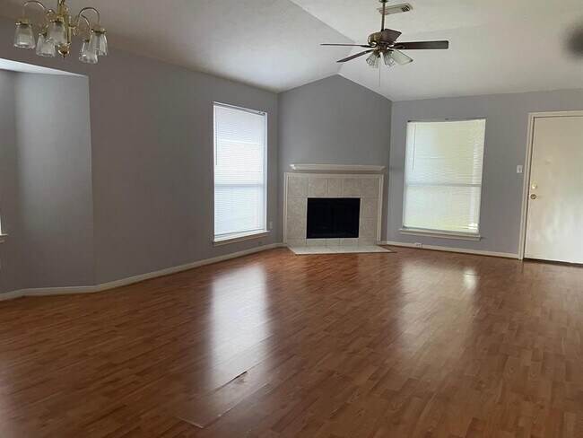 Building Photo - 18311 Beaverdell Dr