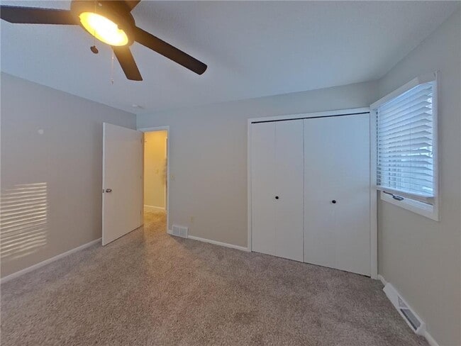 Building Photo - 13101 Thomas Ave