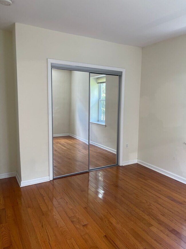 Building Photo - 5031 Hazel Ave