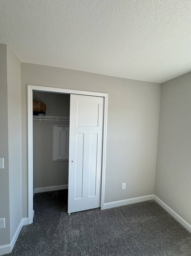 Building Photo - 10692 Burnt Rock Rd