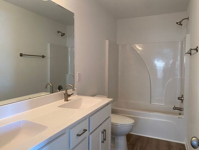 Building Photo - New House Near Nashboro Village - Close to Airport & Lake!