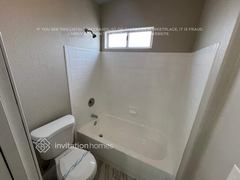 Building Photo - 5852 E Norwood St