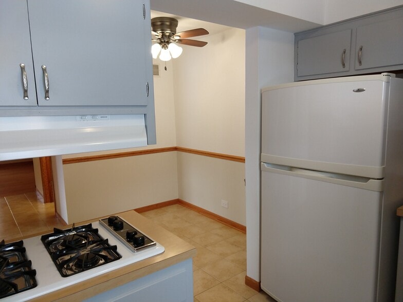 Building Photo - 1343 Woodview Ln