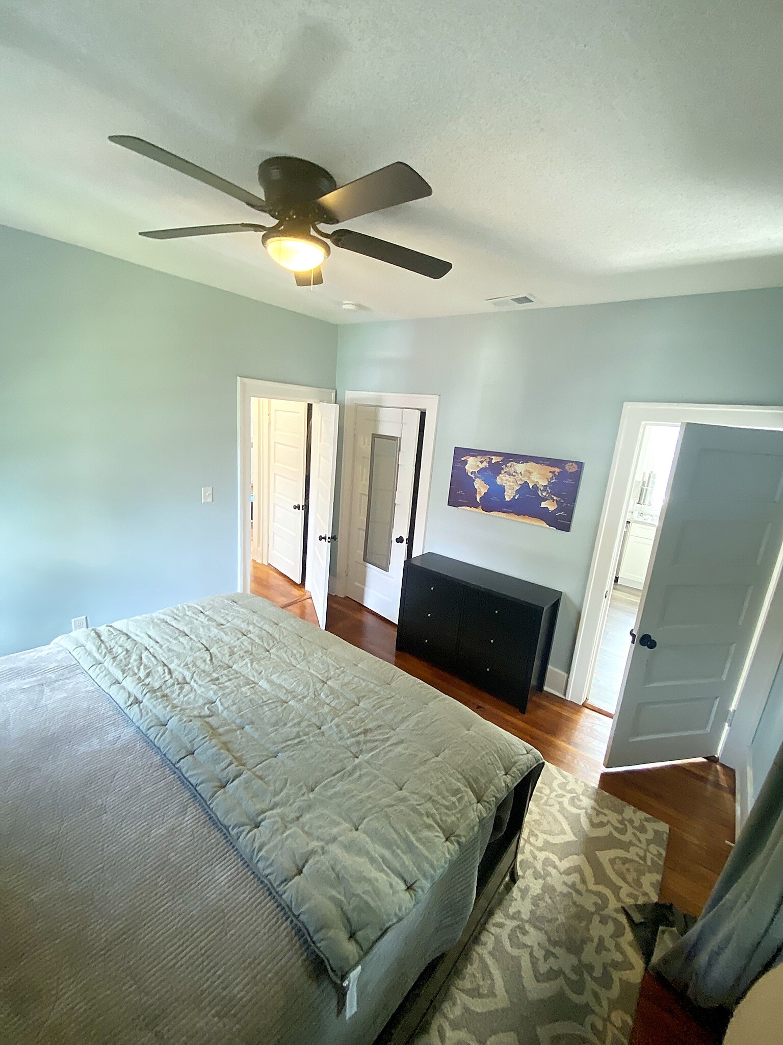 Back Bedroom - 412 E 40th St