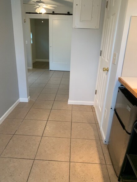 Primary Photo - 2441 SW Warwick St