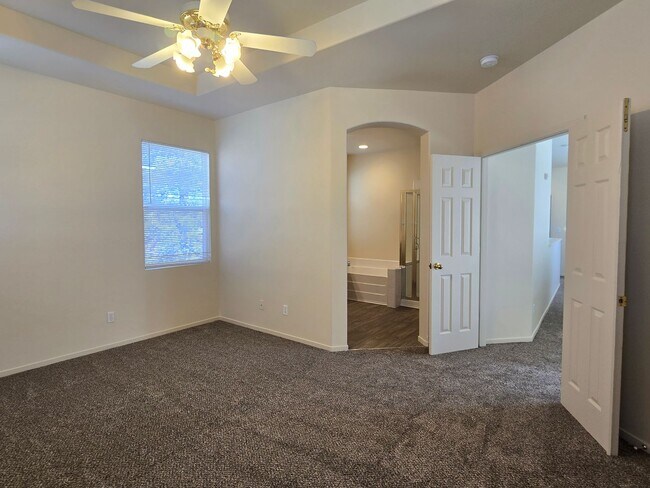 Building Photo - Beautiful South Reno Home in Gated Community