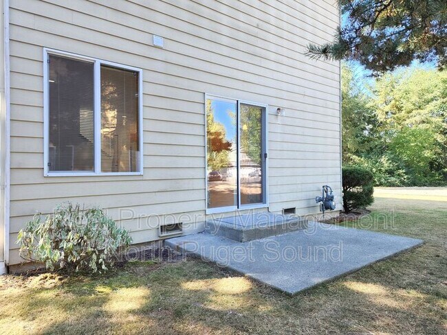 Building Photo - 6624 206th Pl NE