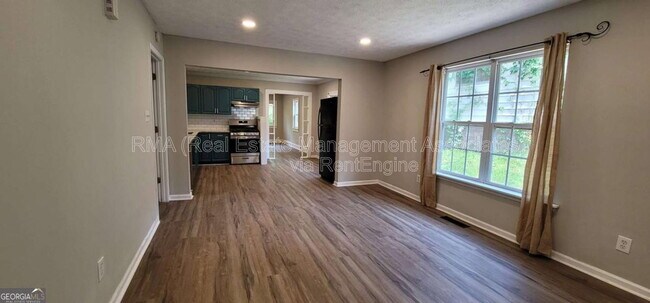 Building Photo - 363 N 16th St