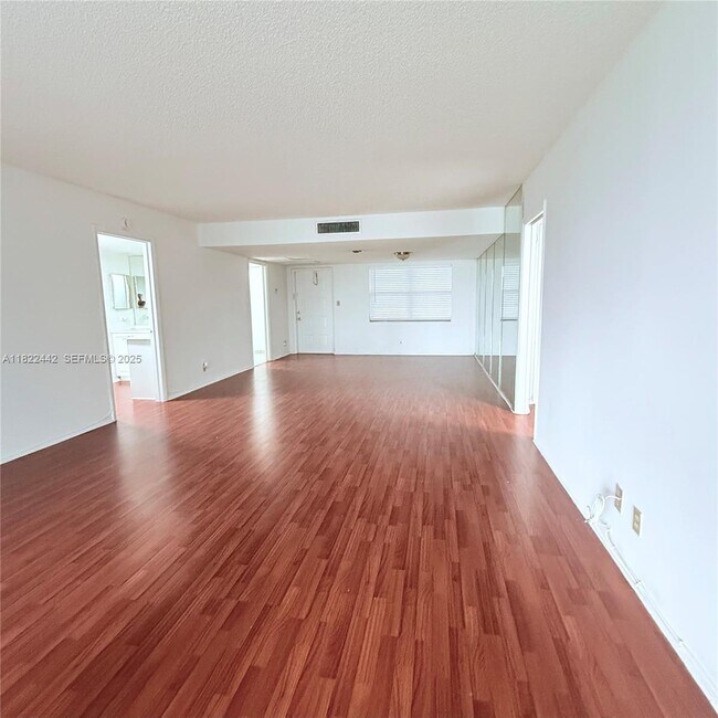 Building Photo - 3980 Oaks Clubhouse Dr