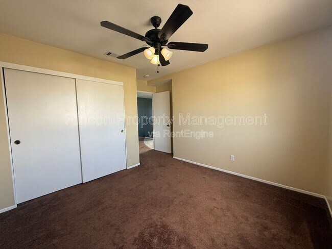 Building Photo - 1540 Pyramid Ave