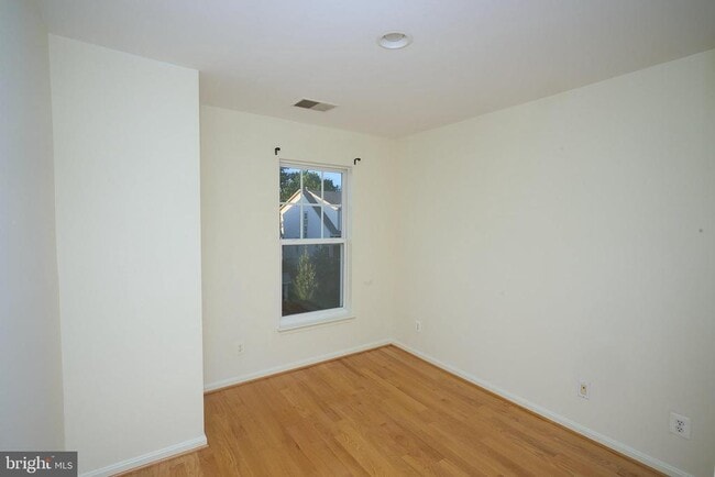 Building Photo - 43259 Sunderleigh Square